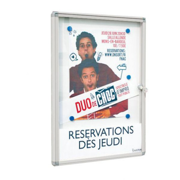 Vitrine exterieure cadre design anodise vitrage plexi