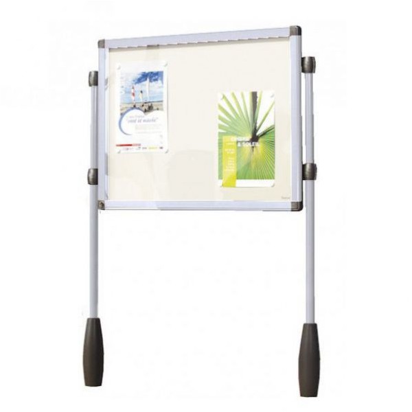 Vitrine sur pietement pour exterieur anodise