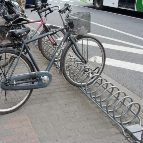 Râtelier au sol pour 10 vélos