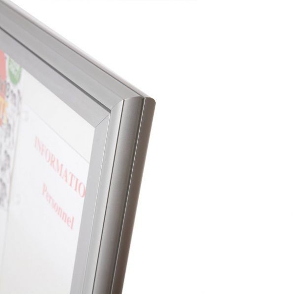 Vitrine d affichage interieur verre securit et fond laque