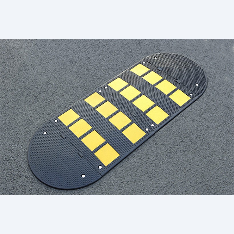 Ralentisseurs caoutchouc r?fl?chissants jaune
